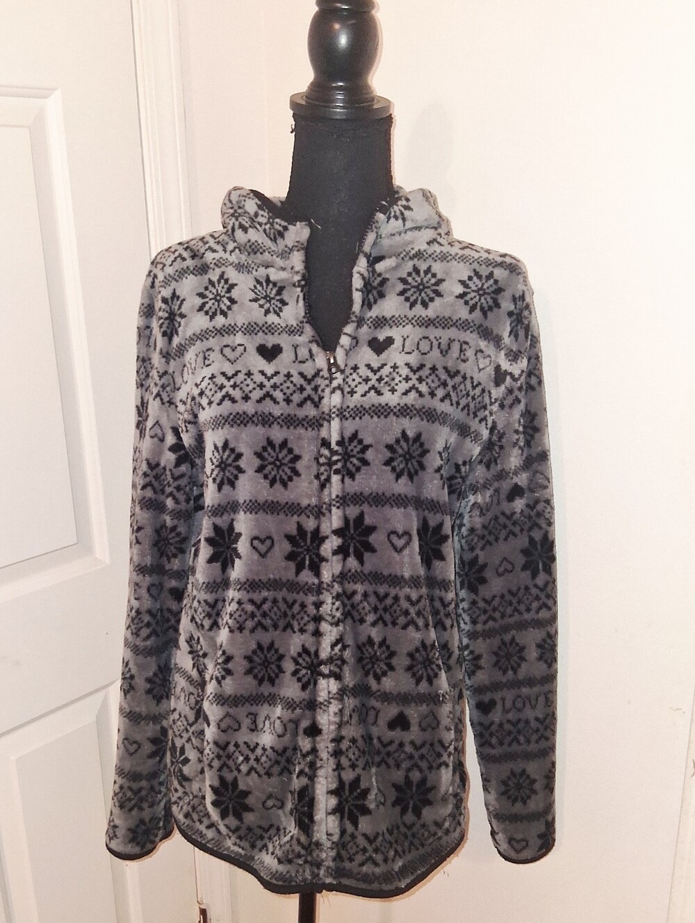 Cozy Gray Nordic Print Fleece Jacket - Picture 4 of 6